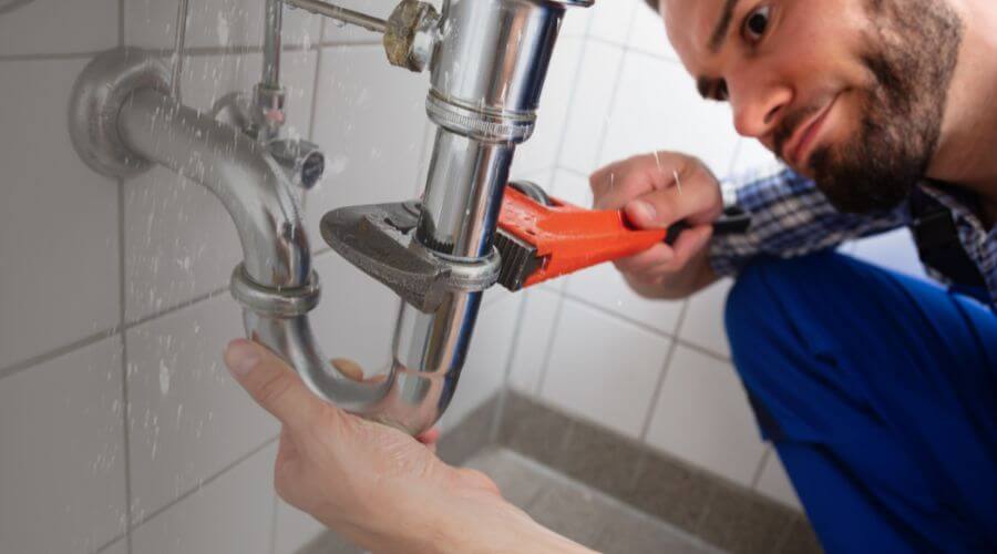 Professional same day plumber services in El Paso, AR